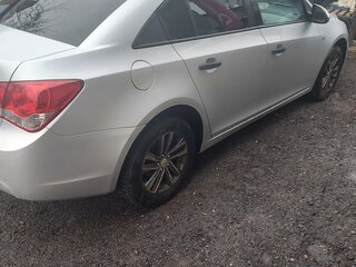 2011 Chevrolet Cruze I, серебристый, 830000 рублей, вид 2
