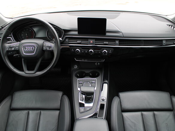 2017 Audi A4 V (B9), белый - вид 9
