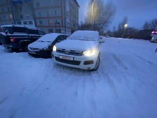 2011 Volkswagen Touareg II, белый, 2050000 рублей, вид 3