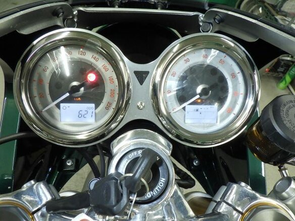 2024 Triumph Thruxton, зелёный, 1450000 рублей - вид 8