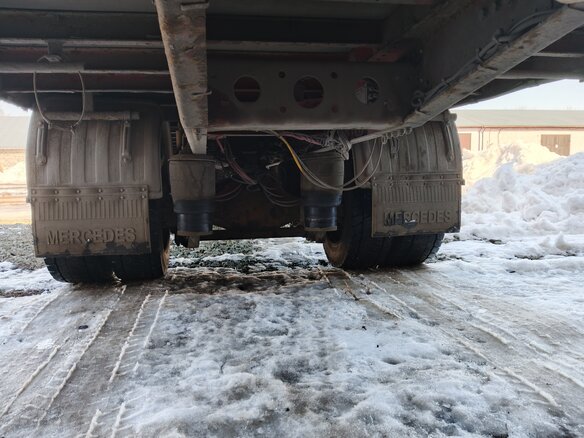 2000 Mercedes-Benz Actros, красный, 2000000 рублей - вид 14