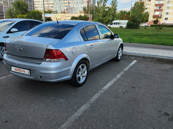 2010 Opel Astra H Рестайлинг, серебристый, 524000 рублей - вид 3
