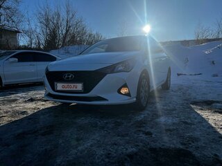 2020 Hyundai Solaris II Рестайлинг, белый, 1590000 рублей, вид 2
