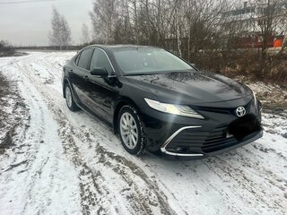 2022 Toyota Camry VIII (XV70) Рестайлинг, чёрный, 2450000 рублей, вид 3