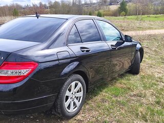2010 Mercedes-Benz C-Класс 180 BlueEFFICIENCY III (W204), чёрный, 1100000 рублей, вид 3