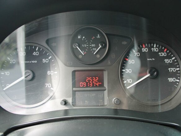 2010 Peugeot Partner II, белый - вид 18