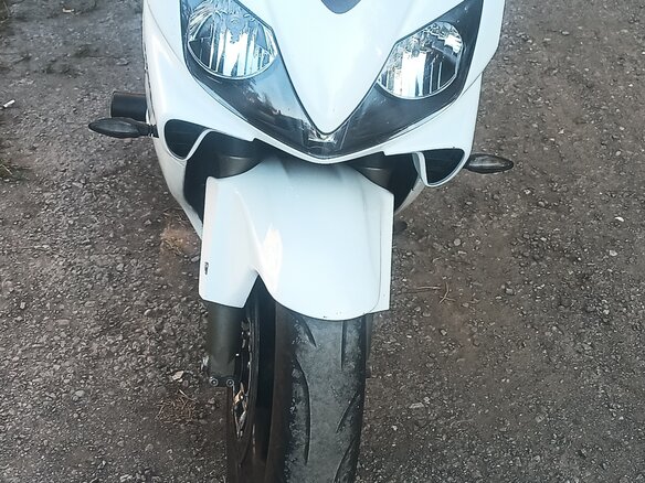 2005 Honda CBR 600F, белый, 550000 рублей - вид 2
