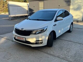 2016 Kia Rio III Рестайлинг, белый, 1050000 рублей, вид 1