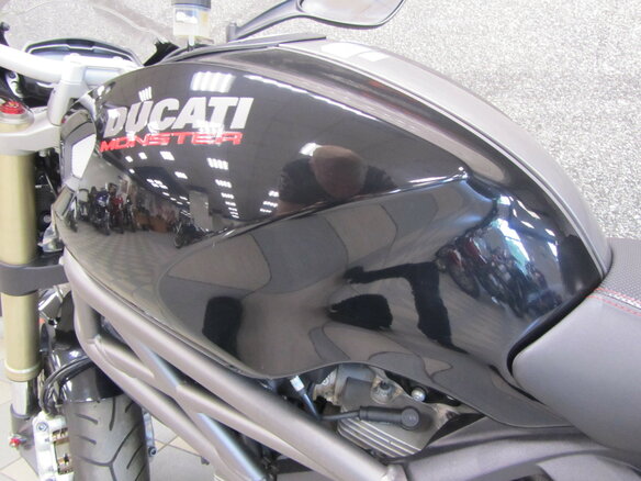 2012 Ducati Monster 1100, чёрный - вид 9