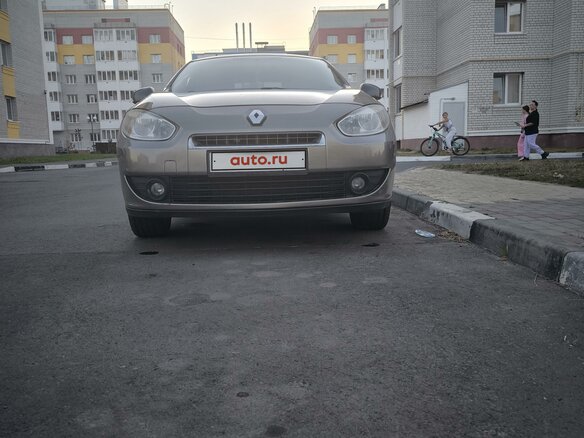 2010 Renault Fluence I, бежевый, 750000 рублей - вид 7