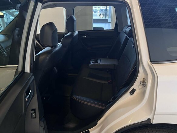 2015 Subaru Forester IV Рестайлинг, белый, 1425000 рублей - вид 24