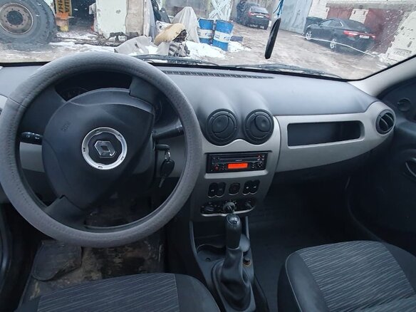 2010 Renault Logan I Рестайлинг, белый, 427000 рублей - вид 6