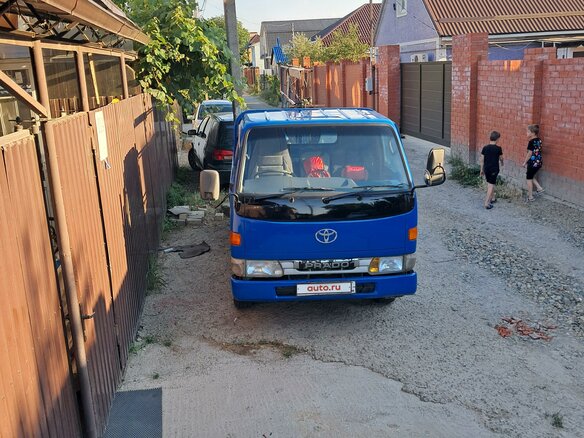 1998 Toyota Toyoace, синий, 900000 рублей - вид 2