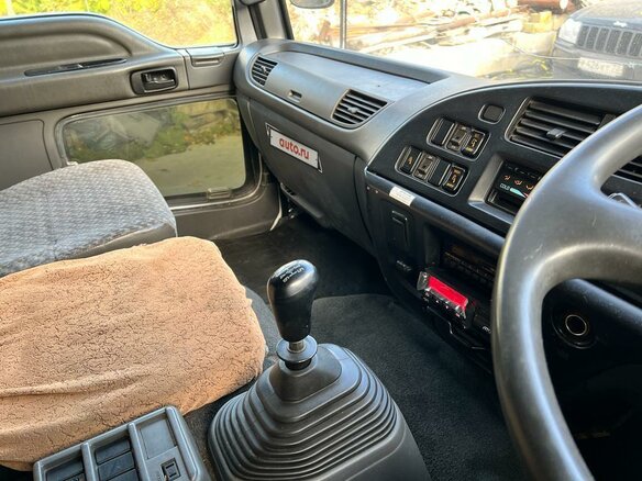 2001 Isuzu Forward (F-Series), белый, 3500000 рублей - вид 13