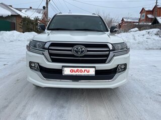 2019 Toyota Land Cruiser 200 Series Рестайлинг 2, белый, 9500000 рублей, вид 2
