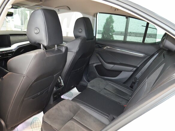 2021 Skoda Octavia IV (A8), белый - вид 8