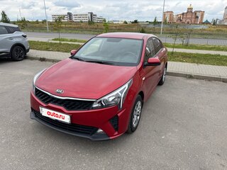 2021 Kia Rio IV Рестайлинг, красный, 1640000 рублей, вид 1