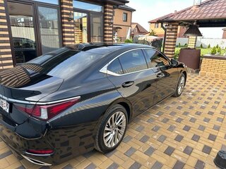 2019 Lexus ES 350 VII, чёрный, 3850000 рублей, вид 4