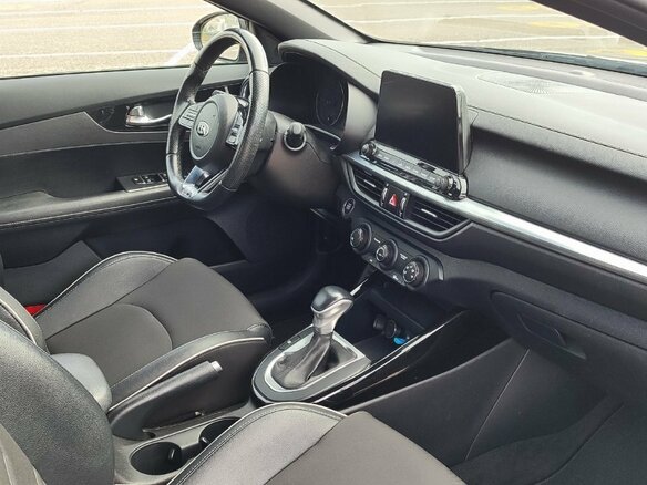 2020 Kia Forte III, серый, 1850000 рублей - вид 6