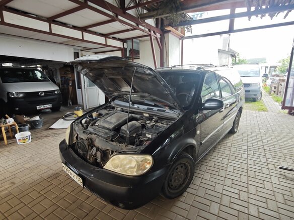 2002 Kia Carnival I, чёрный, 370000 рублей - вид 23