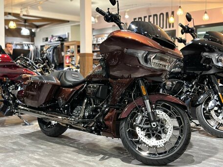 2024 Harley-Davidson CVO Road Glide, пурпурный, 6350000 рублей, вид 1
