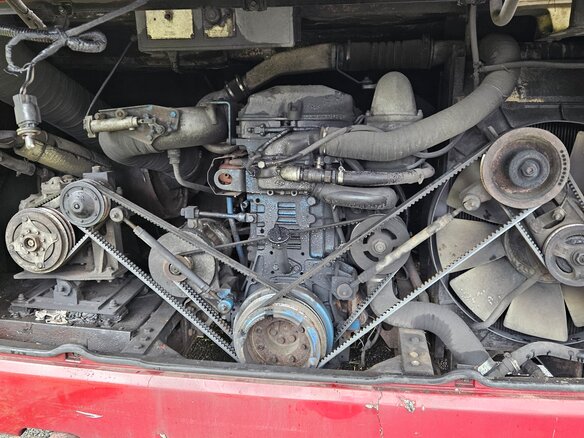 2010 Kia Granbird, красный, 850000 рублей - вид 7