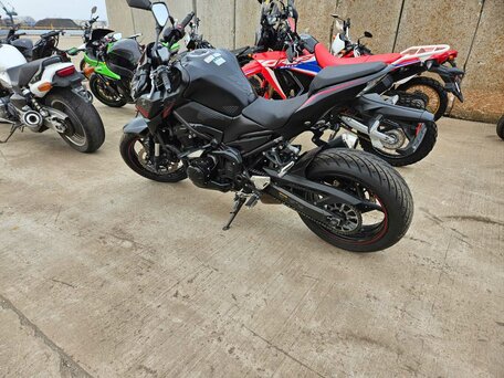 2020 Kawasaki Z 900, чёрный, 855000 рублей, вид 4