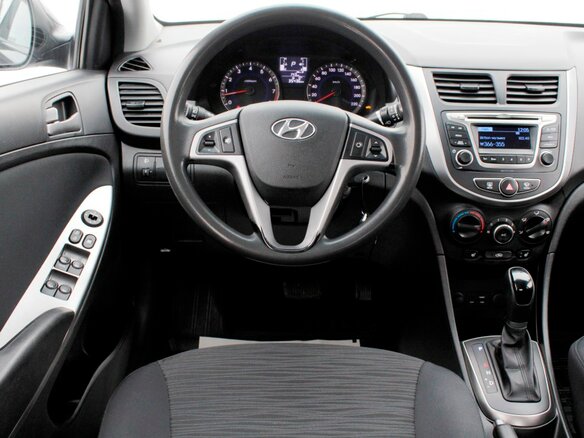 2016 Hyundai Solaris I Рестайлинг, чёрный - вид 3