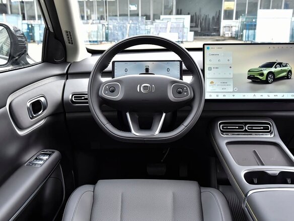 2026 Changan Qiyuan Q05 51.9 kWh II, серебристый, 1860000 рублей - вид 12