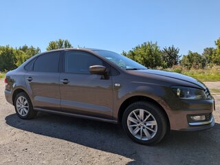 2015 Volkswagen Polo V Рестайлинг, коричневый, 1100000 рублей, вид 4