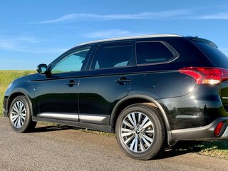 2021 Mitsubishi Outlander III Рестайлинг 3, чёрный, 2310000 рублей, вид 4