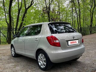 2014 Skoda Fabia II Рестайлинг, серый, 800000 рублей, вид 3