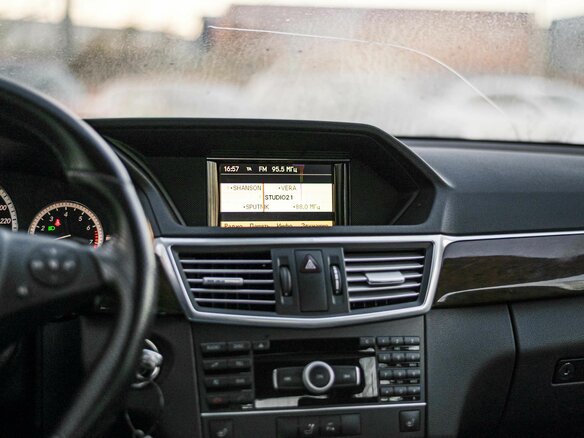2011 Mercedes-Benz E-Класс 200 IV (W212, S212, C207), чёрный, 1290000 рублей - вид 7