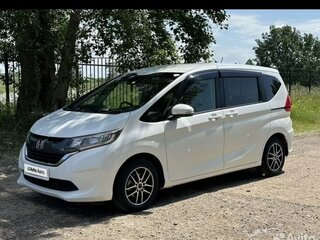 2019 Honda Freed+ II, белый, 1600000 рублей, вид 3