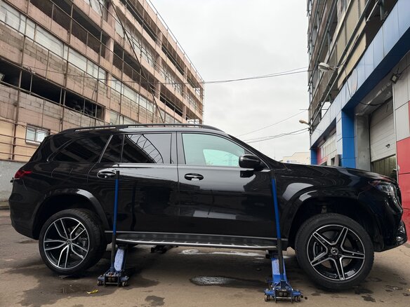 2020 Mercedes-Benz GLS 350 d II (X167), чёрный, 9700000 рублей - вид 4
