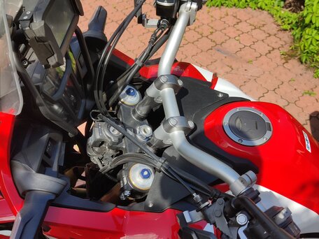 2017 Honda CRF 1000L Africa Twin, красный, 1000000 рублей, вид 3