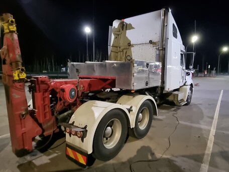2002 Freightliner Columbia, белый, 2300000 рублей, вид 4