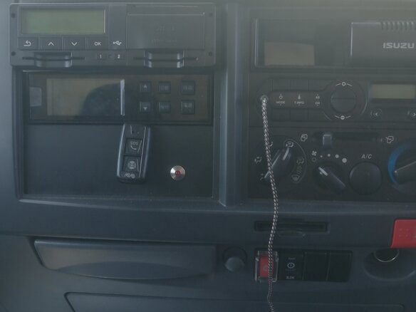 2017 Isuzu Elf (N-series), белый, 3000000 рублей - вид 3
