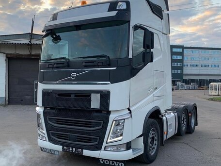 2018 Volvo FH, белый, 8900000 рублей, вид 1