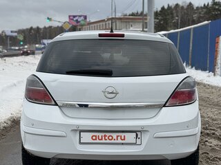 2013 Opel Astra H Рестайлинг, белый, 870000 рублей, вид 4