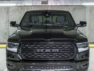 2023 Ram 1500 Crew Cab eTorque V, чёрный, 7890000 рублей, вид 2