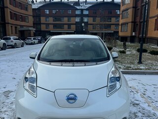2014 Nissan Leaf (EM57) I (ZE0/AZE0), белый, 600000 рублей, вид 1