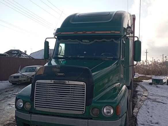 2001 Freightliner Century Class, зелёный, 1700000 рублей - вид 26