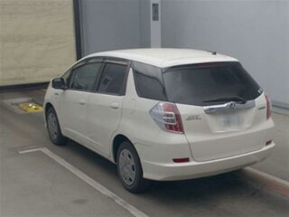 2014 Honda Fit Shuttle I Рестайлинг, белый, 1250000 рублей, вид 3