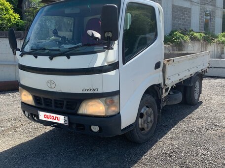 2002 Toyota Dyna, белый, 1350000 рублей, вид 1