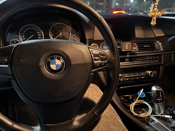 2012 BMW 5 серии 520i VI (F10/F11/F07), чёрный, 1700000 рублей - вид 12