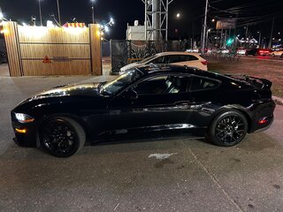 2018 Ford Mustang VI Рестайлинг, чёрный, 3600000 рублей, вид 4