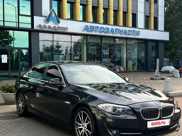 2011 BMW 5 серии 523i VI (F10/F11/F07), серый, 1700000 рублей - вид 4