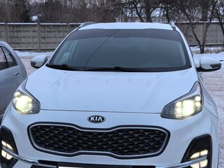 2019 Kia Sportage IV Рестайлинг, белый, 2500000 рублей, вид 1