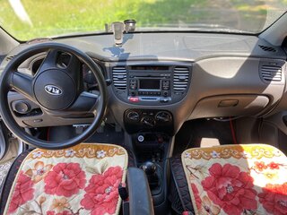 2011 Kia Rio II Рестайлинг, серебристый, 650000 рублей, вид 4